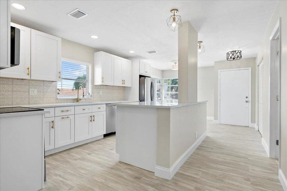 13921 Royal Palm Court D — photo 5