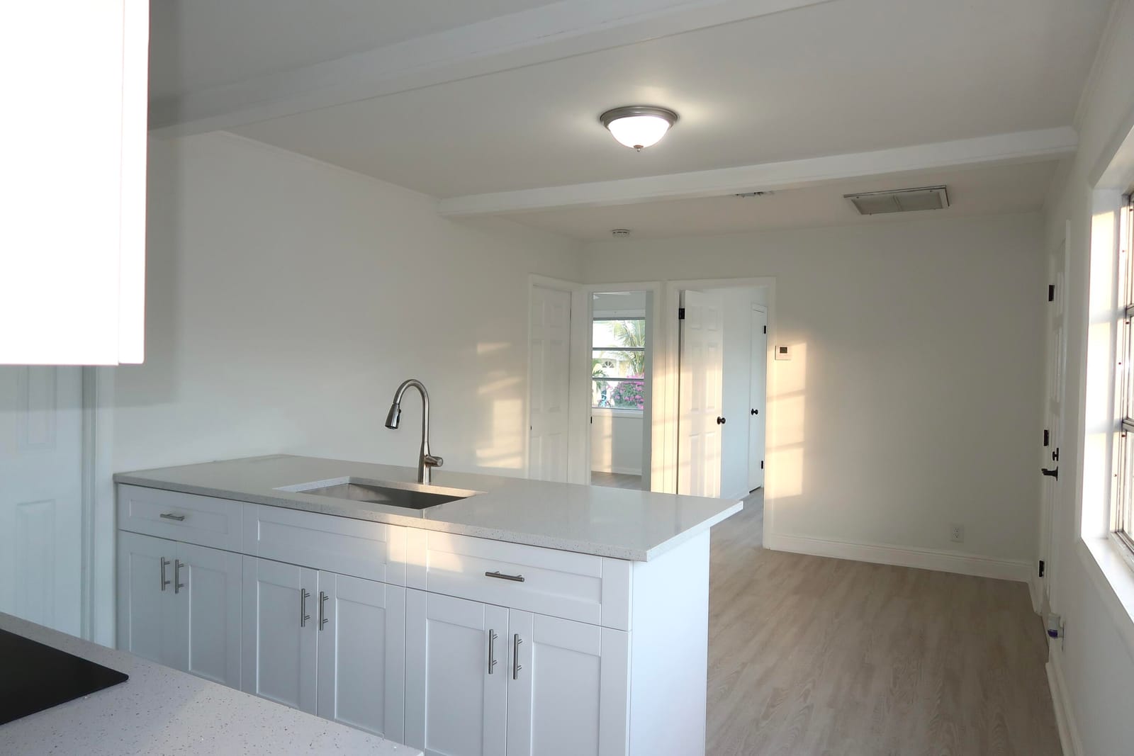 601 N B Street — photo 9