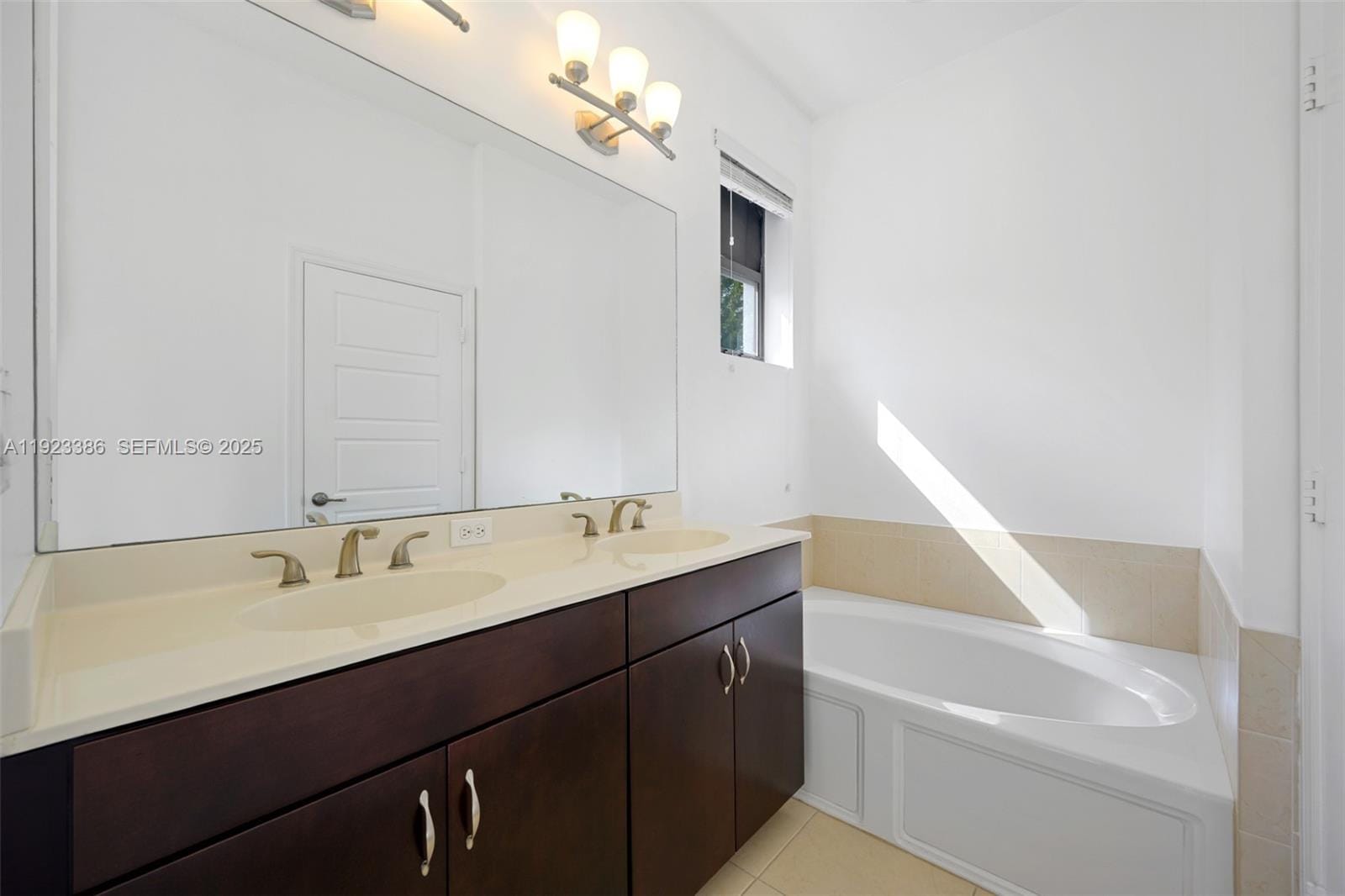 674 NE 191st Terrace, Miami, FL 33179 photo 12
