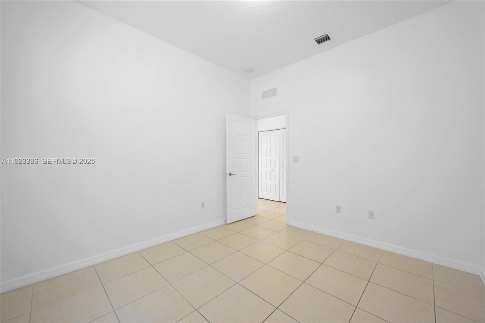 674 NE 191st Terrace, Miami, FL 33179 photo 15