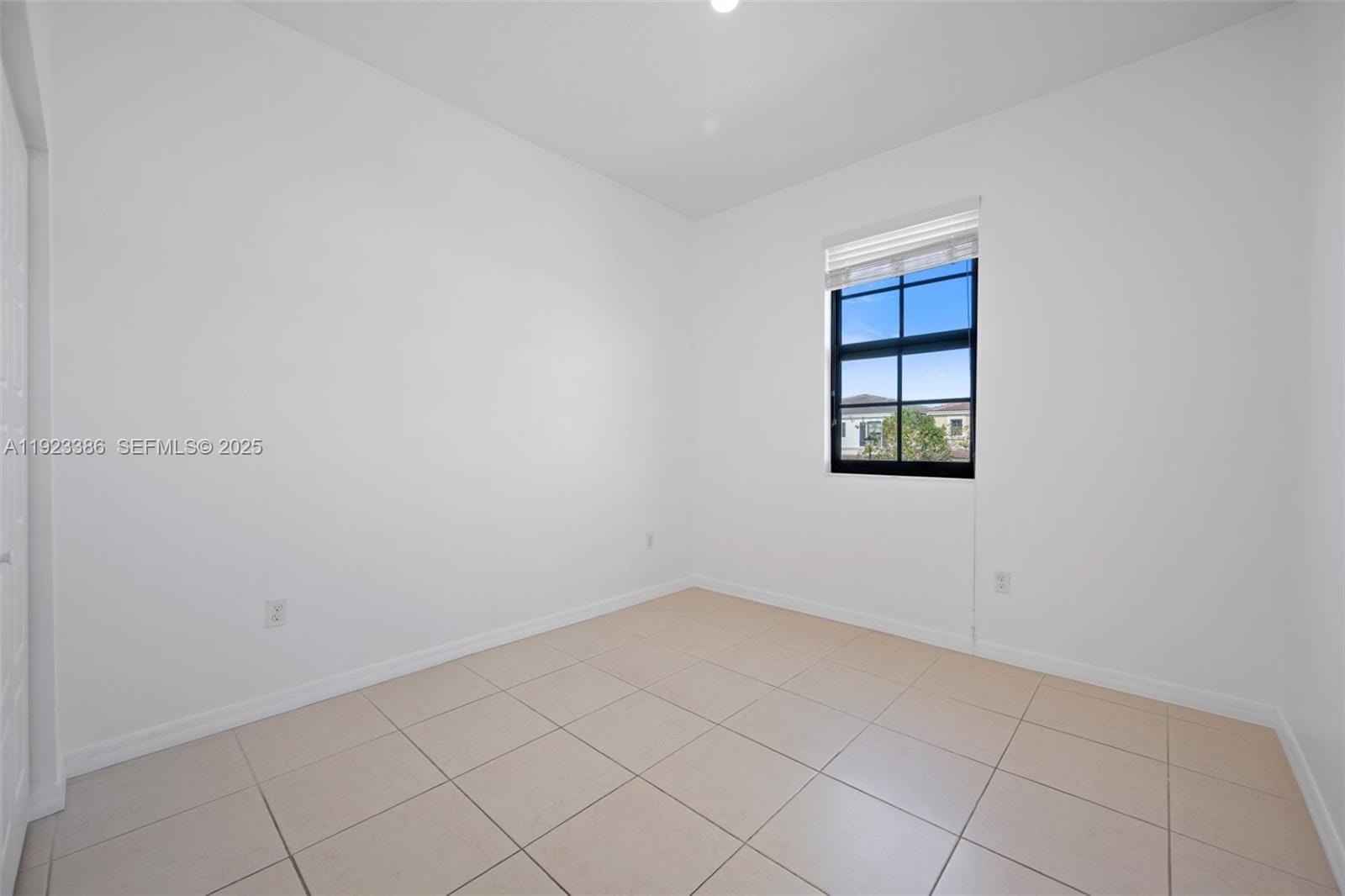 674 NE 191st Terrace, Miami, FL 33179 photo 20