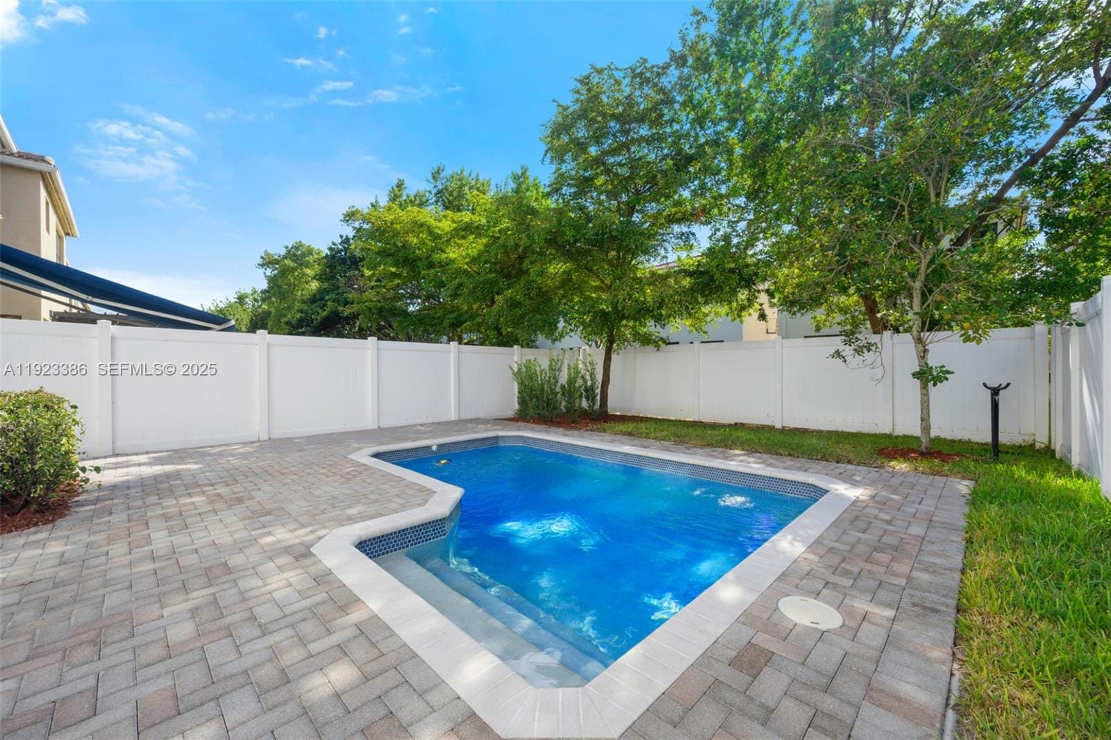 674 NE 191st Terrace, Miami, FL 33179 photo 3
