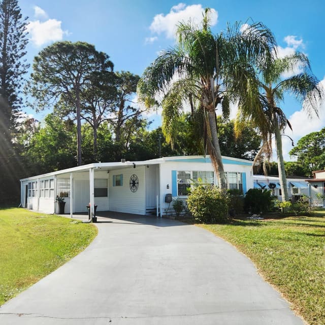 12 La Mesa, Port St. Lucie, FL 34952