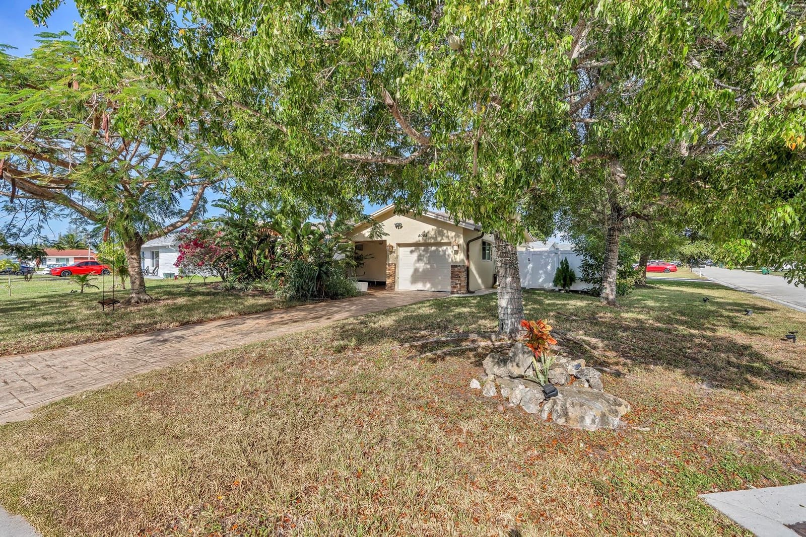 8008 NW 102 Way — photo 3