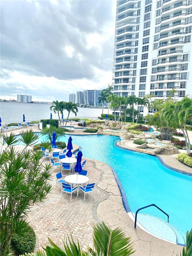19195 NE 36th Court 402, sold in Mystic Pointe Condo No Tw, Aventura, FL
