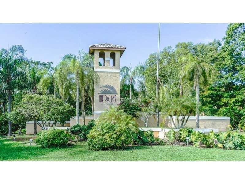 400 W Palm W Circle 203, Pembroke Pines, FL 33025