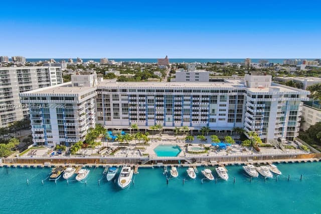800 W Ave 722 722, sold in South Bay Club Condo, Miami Beach, FL