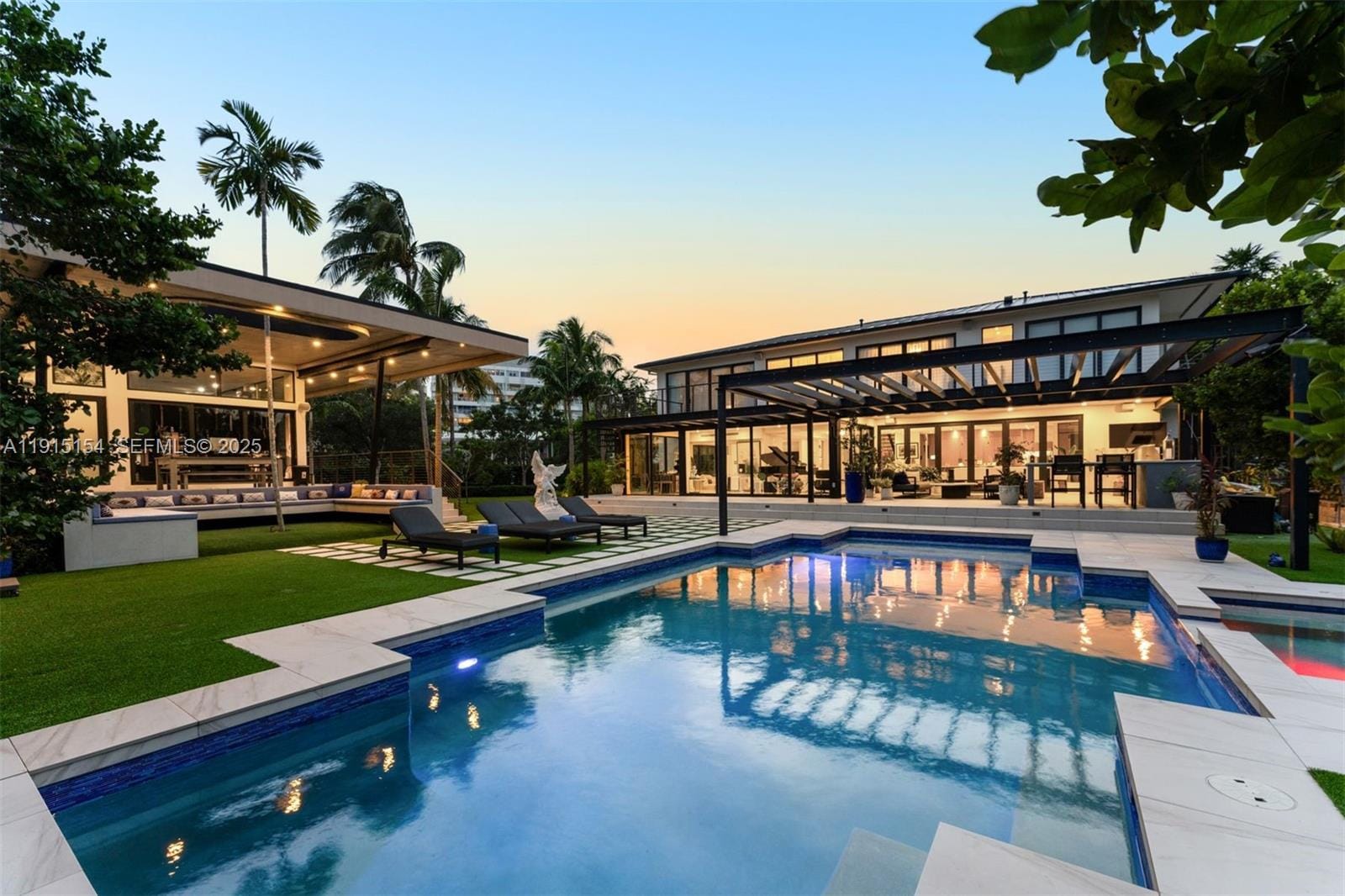 795 Lakeview Drive, Miami Beach, FL 33140