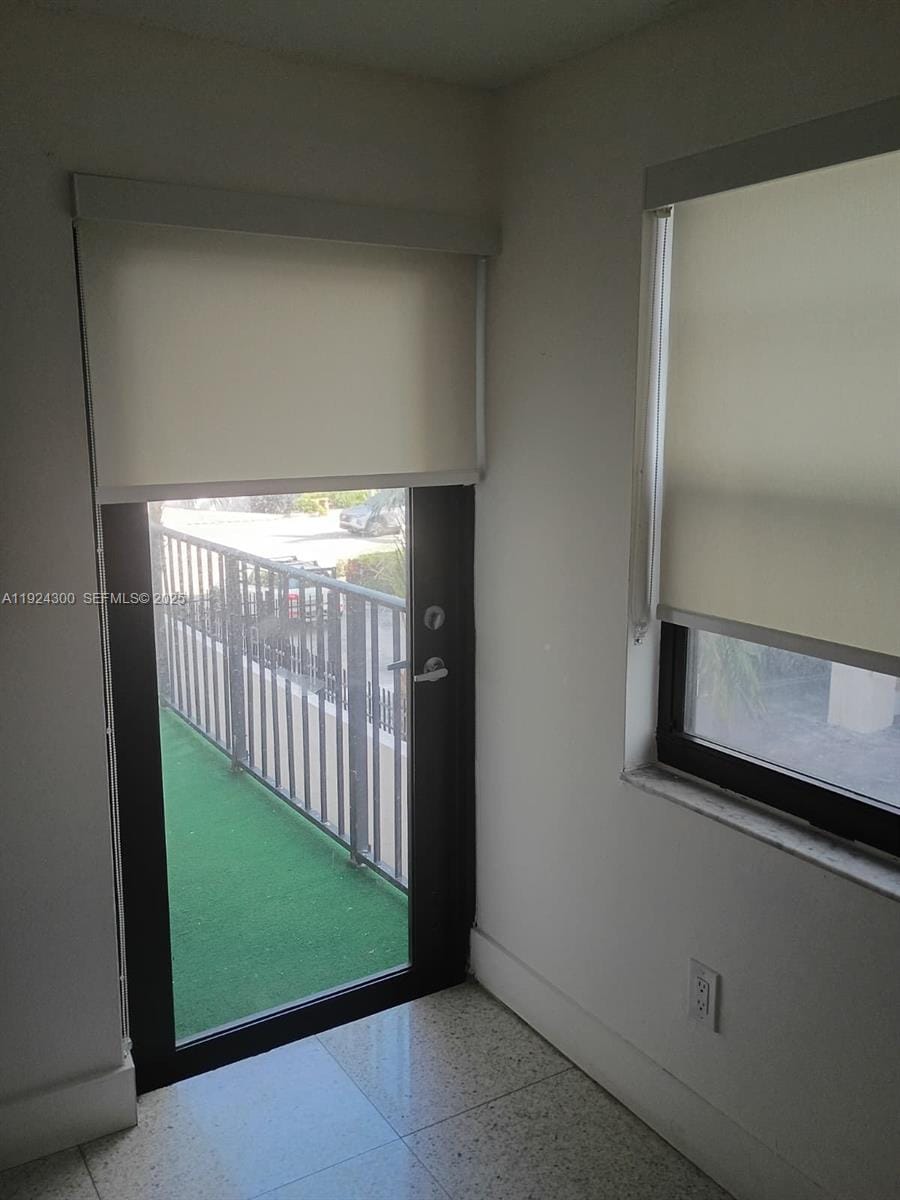 6424 Collins Avenue 204 — photo 3