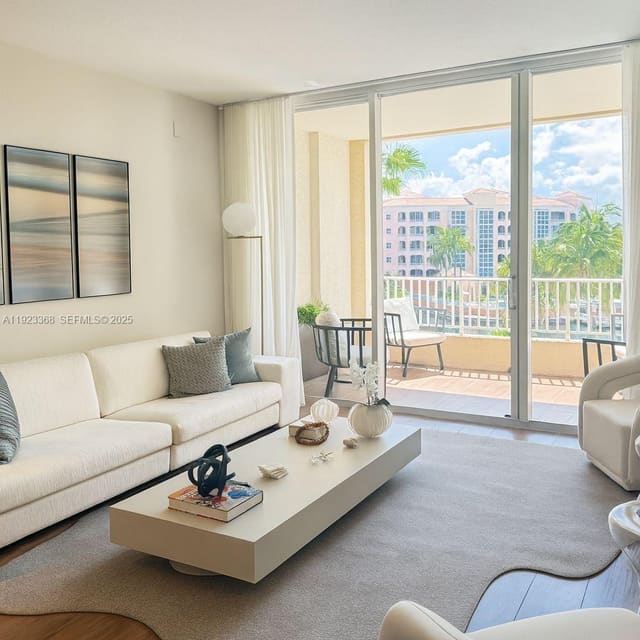711 Crandon Boulevard 401, sold in Resort Villa Two, Key Biscayne, FL