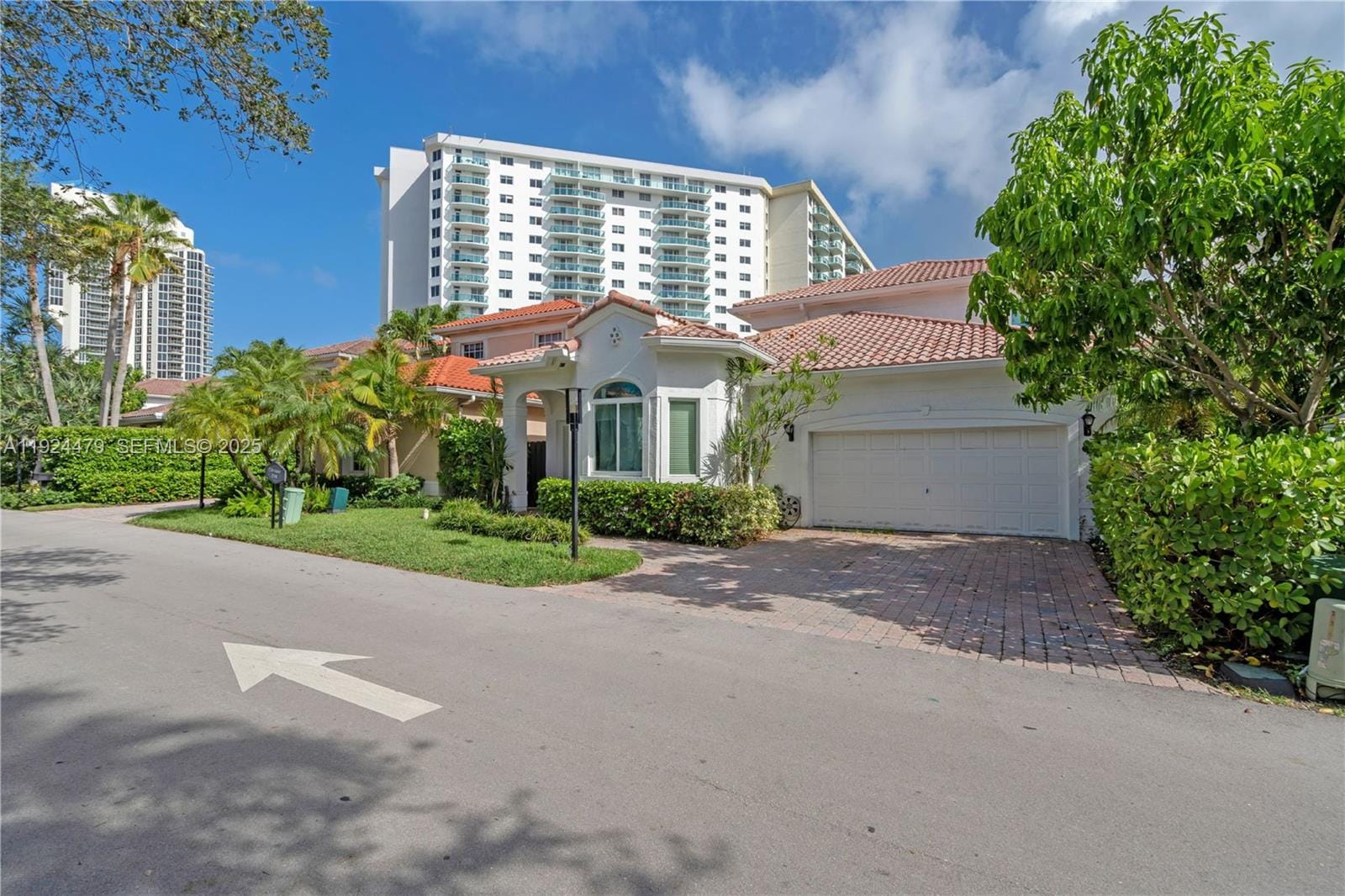 3942 194th Lane, Sunny Isles Beach, FL 33160 photo 3