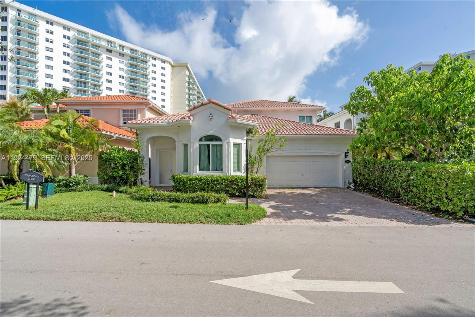 3942 194th Lane, Sunny Isles Beach, FL 33160 photo 4