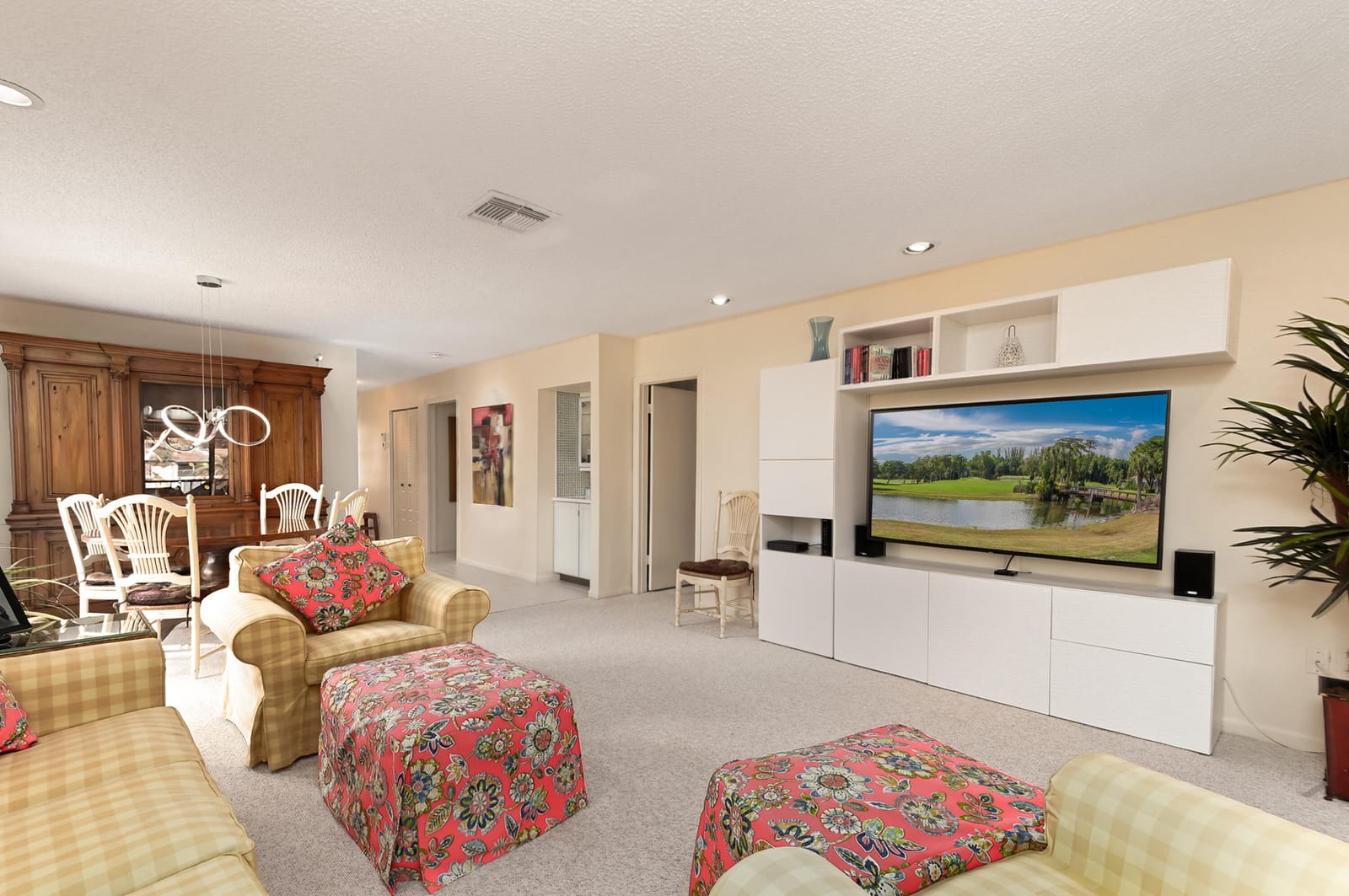 9259 Vista Del Lago 18-J — photo 6