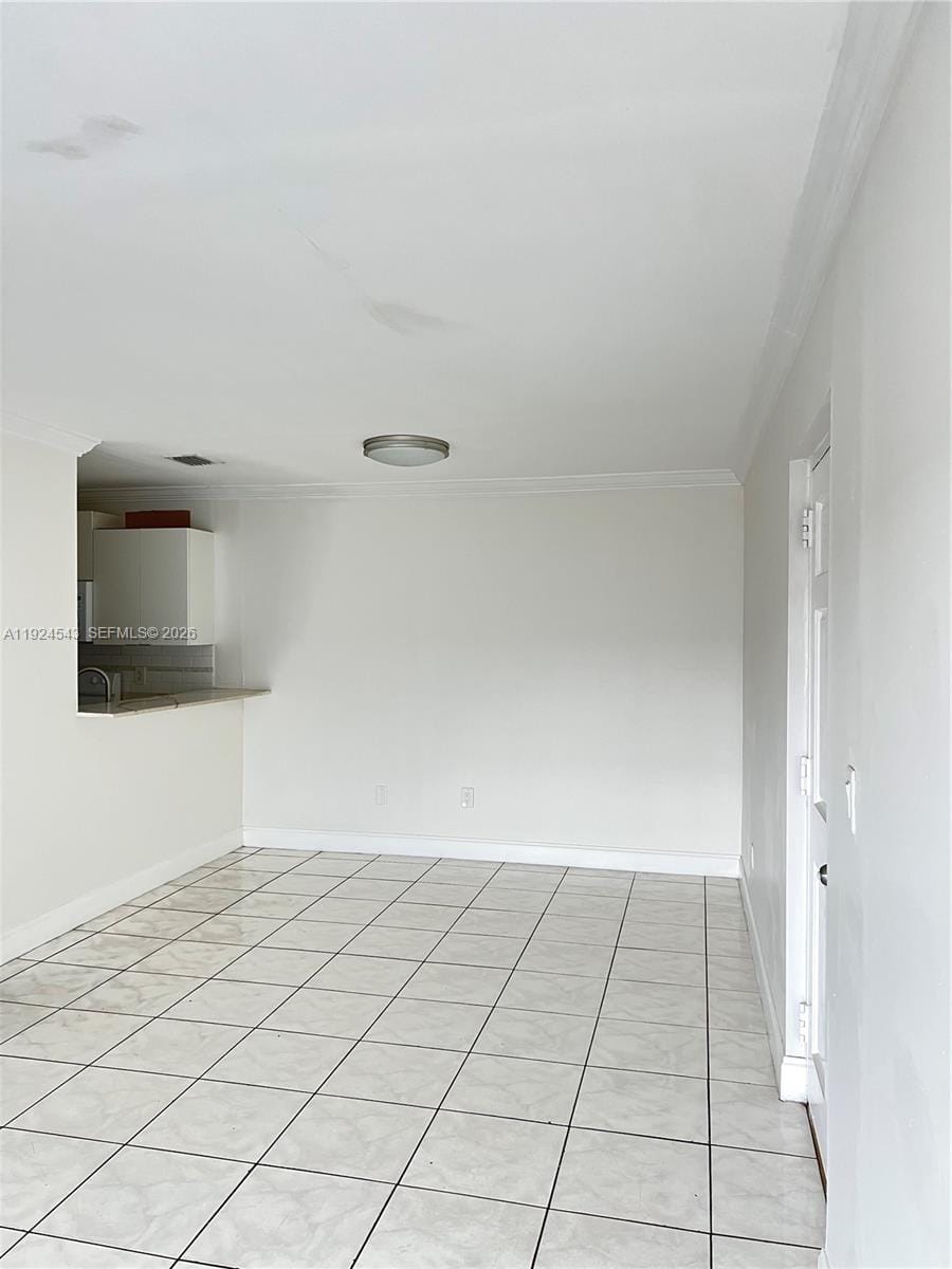 1471 W 43rd Place 302, Hialeah, FL 33012 photo 3