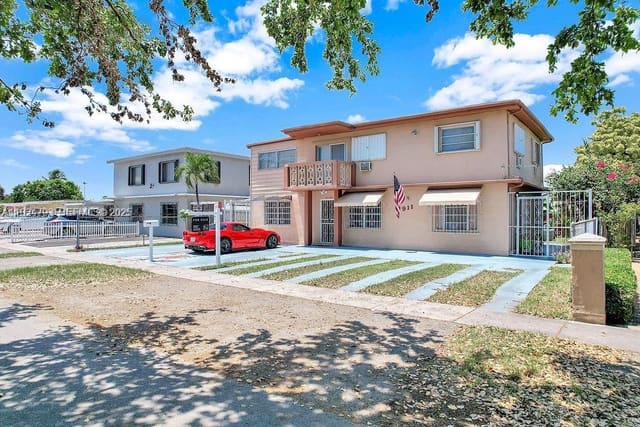 911 E 9th Place, sold in Sun-Tan Village Sec 4, Hialeah, FL