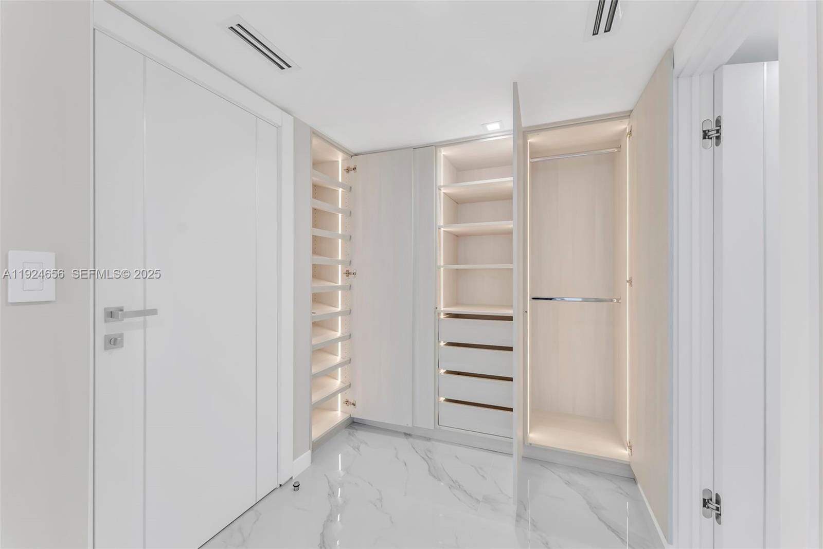 251 174th Street 1414, Sunny Isles Beach, FL 33160 photo 14