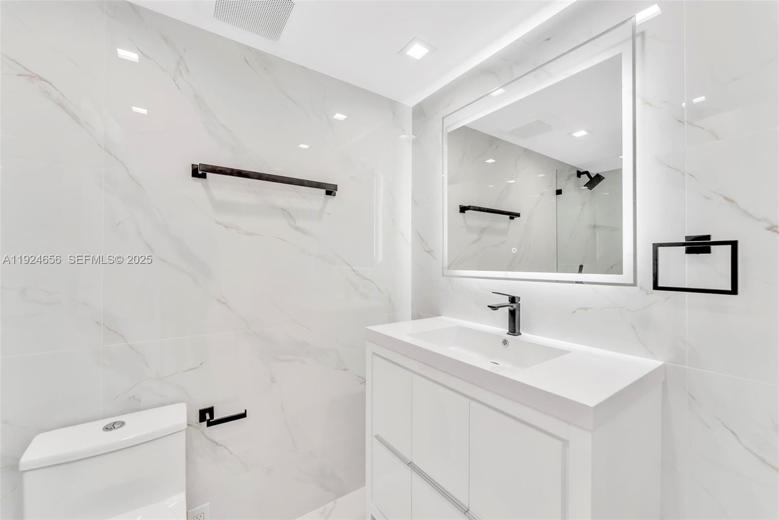 251 174th Street 1414, Sunny Isles Beach, FL 33160 photo 15