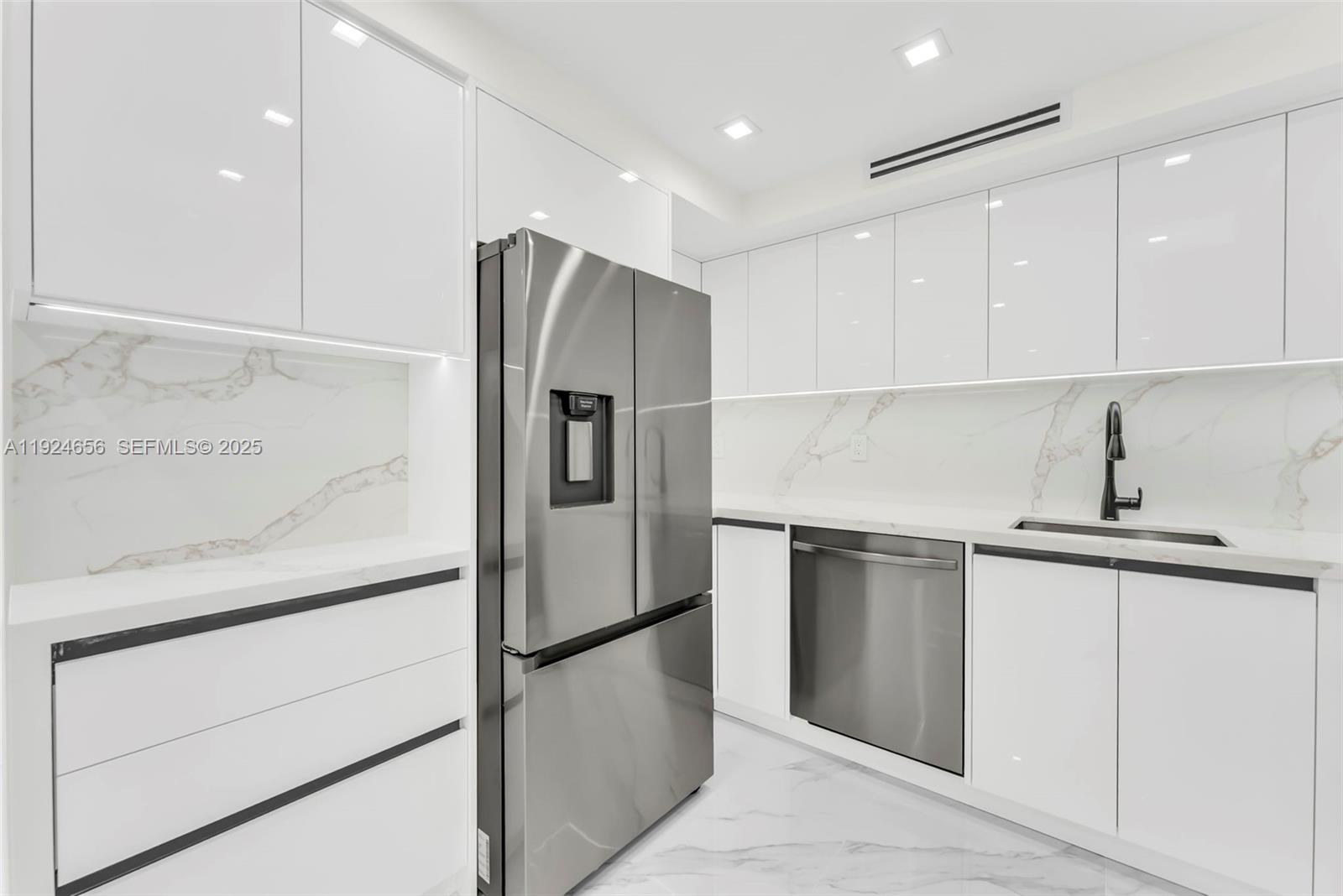 251 174th Street 1414, Sunny Isles Beach, FL 33160, Sunny Isles Beach