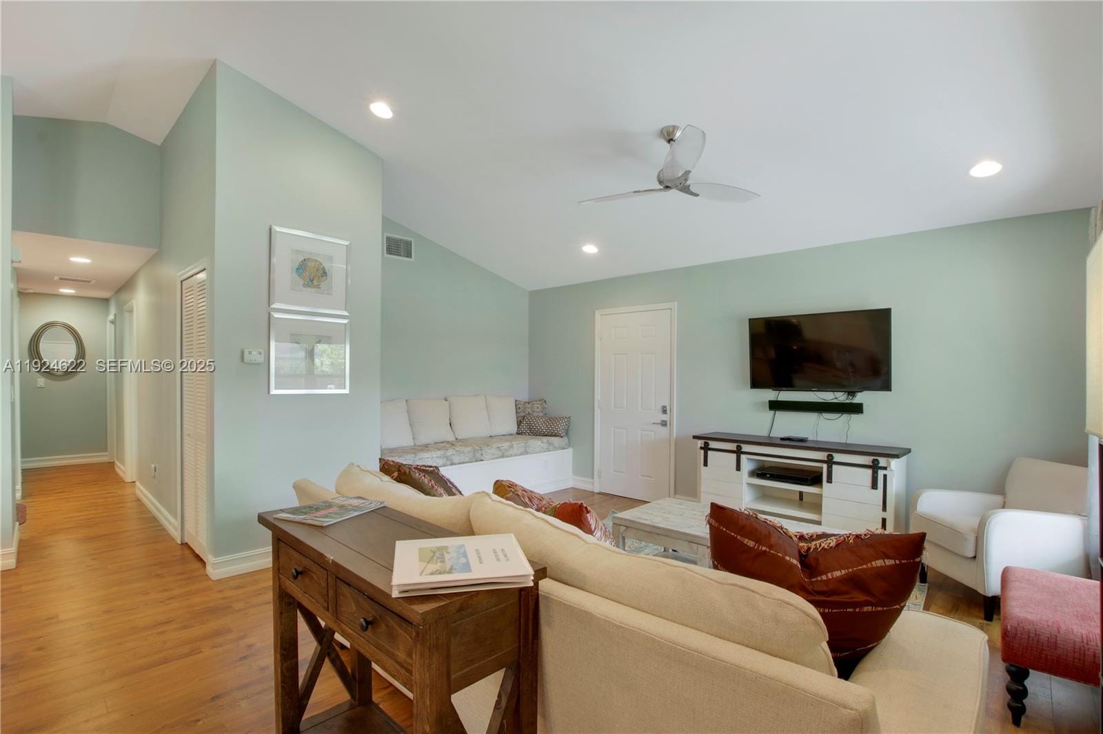 9155 SE Athena Street, Hobe Sound, FL 33455 photo 5