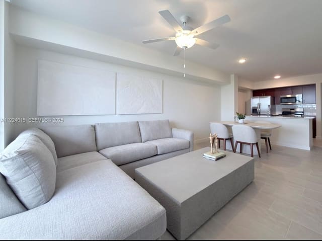 11239 NW 4th Terrace 305, Sweetwater, FL 33172