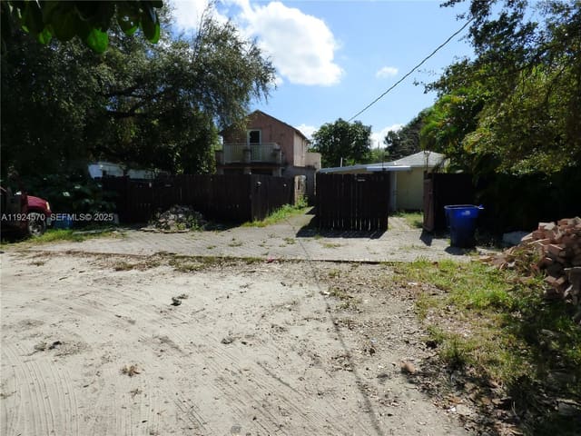 408 NW 97th Street, sold in Pinewood Park Pl Amd 2nd, Miami, FL