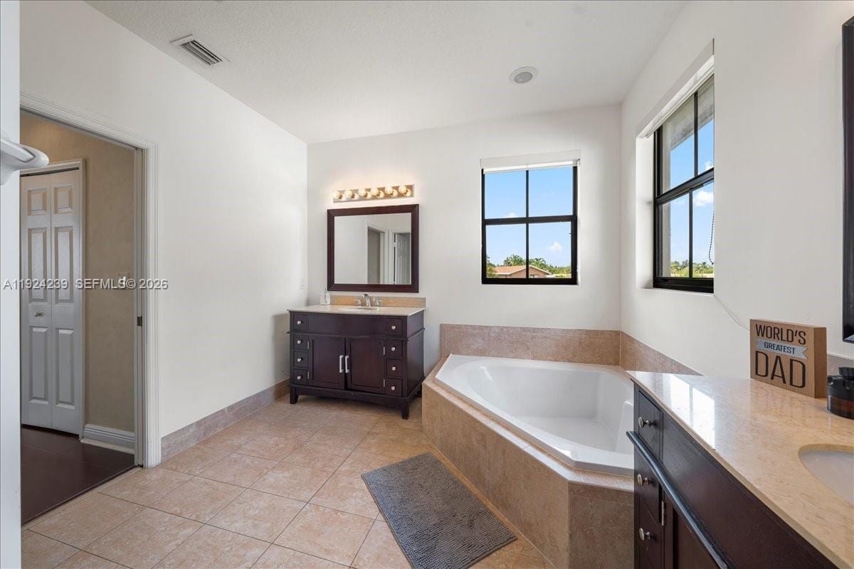 984 NW 104th Avenue, Miami, FL 33172 photo 28