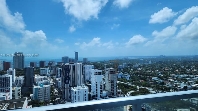 185 SW 7th Street 3814, Miami, FL 33130