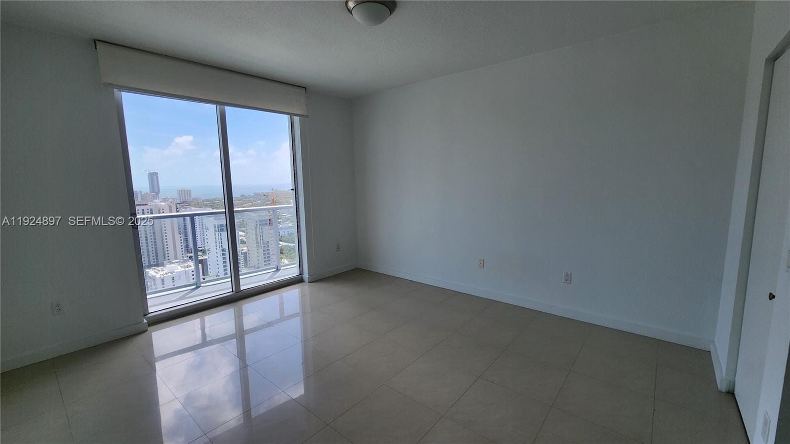 185 SW 7th Street 3814, Miami, FL 33130 photo 6
