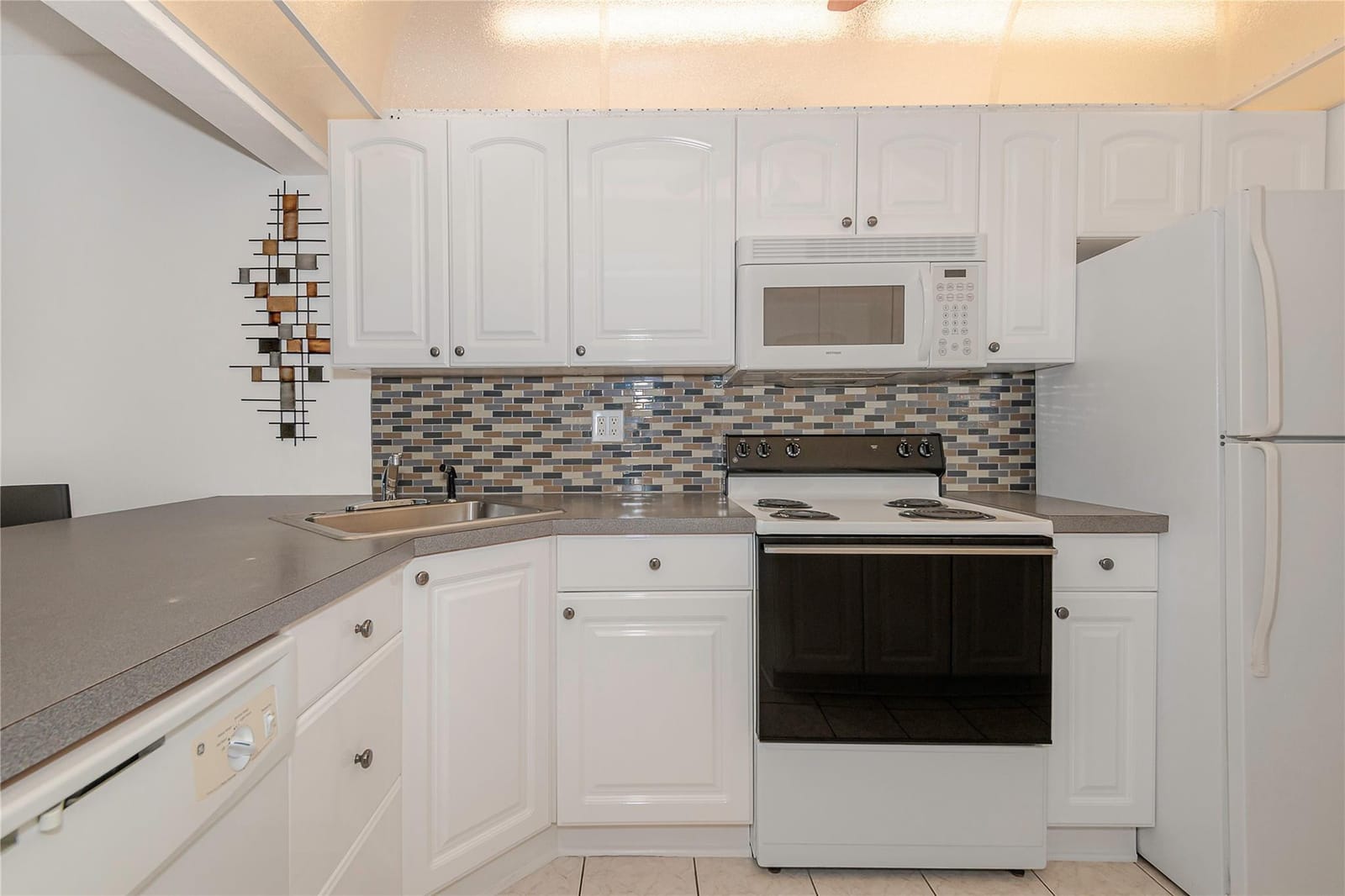 470 Paradise Isle Boulevard 204 — photo 5