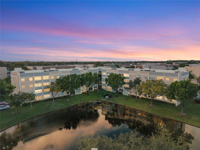 10382 NW 24th Place 201, sold in Sunrise Lakes Iv, Sunrise, FL