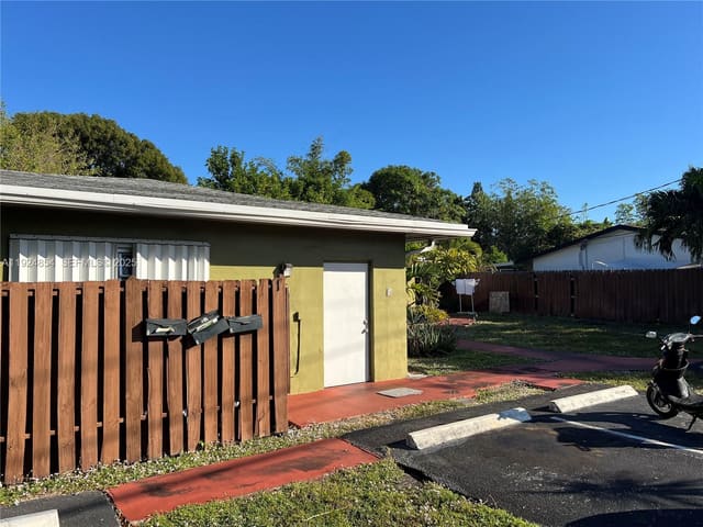 1461 NE 56th Street, Fort Lauderdale, FL 33334