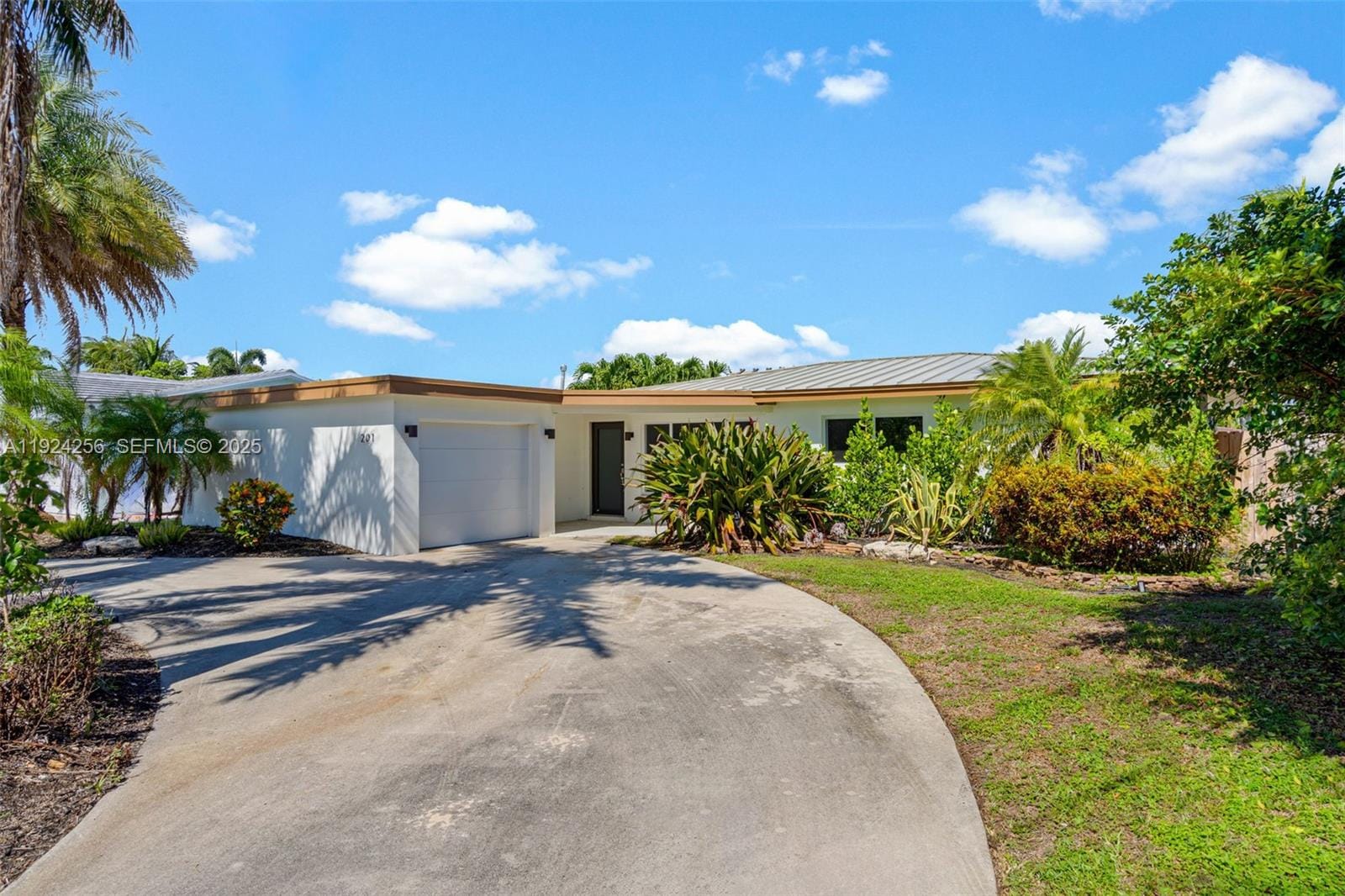201 SE 12th Street, Pompano Beach, FL 33060 photo 4