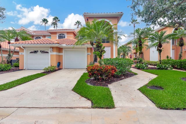 241 Legendary Circle, sold in Legends Condo, Palm Beach Gardens, FL