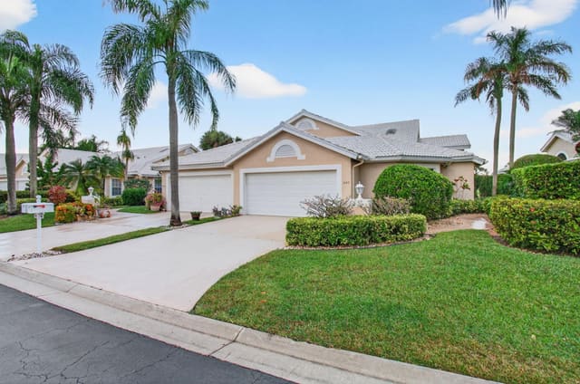 6143 Greenspointe Drive, sold in Greenspointe Condo, Boynton Beach, FL