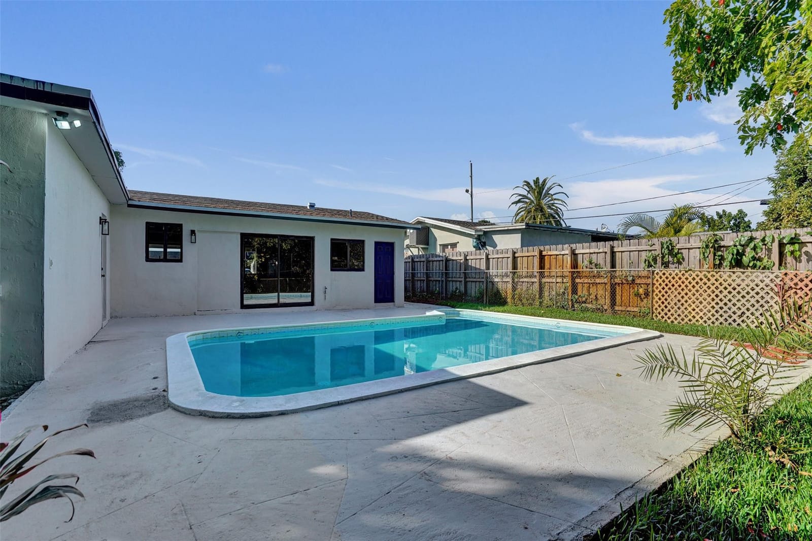 2331 Nassau Drive — photo 2