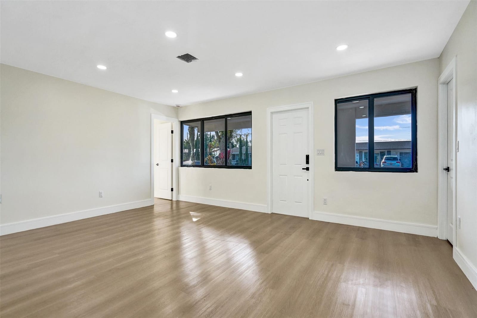 2331 Nassau Drive — photo 11