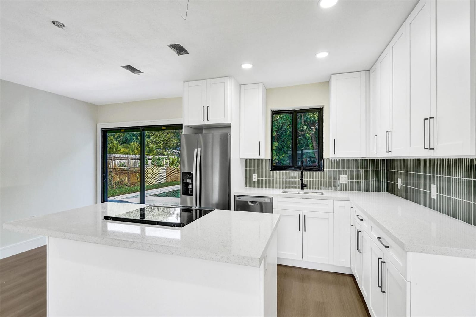 2331 Nassau Drive — photo 3