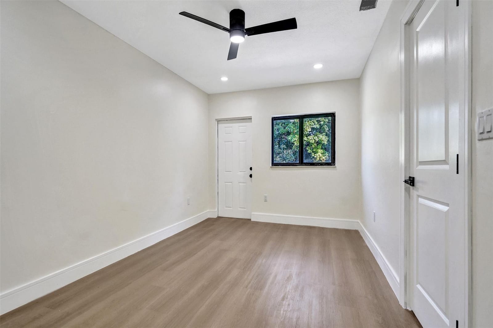 2331 Nassau Drive, Miramar, FL 33023 photo 24