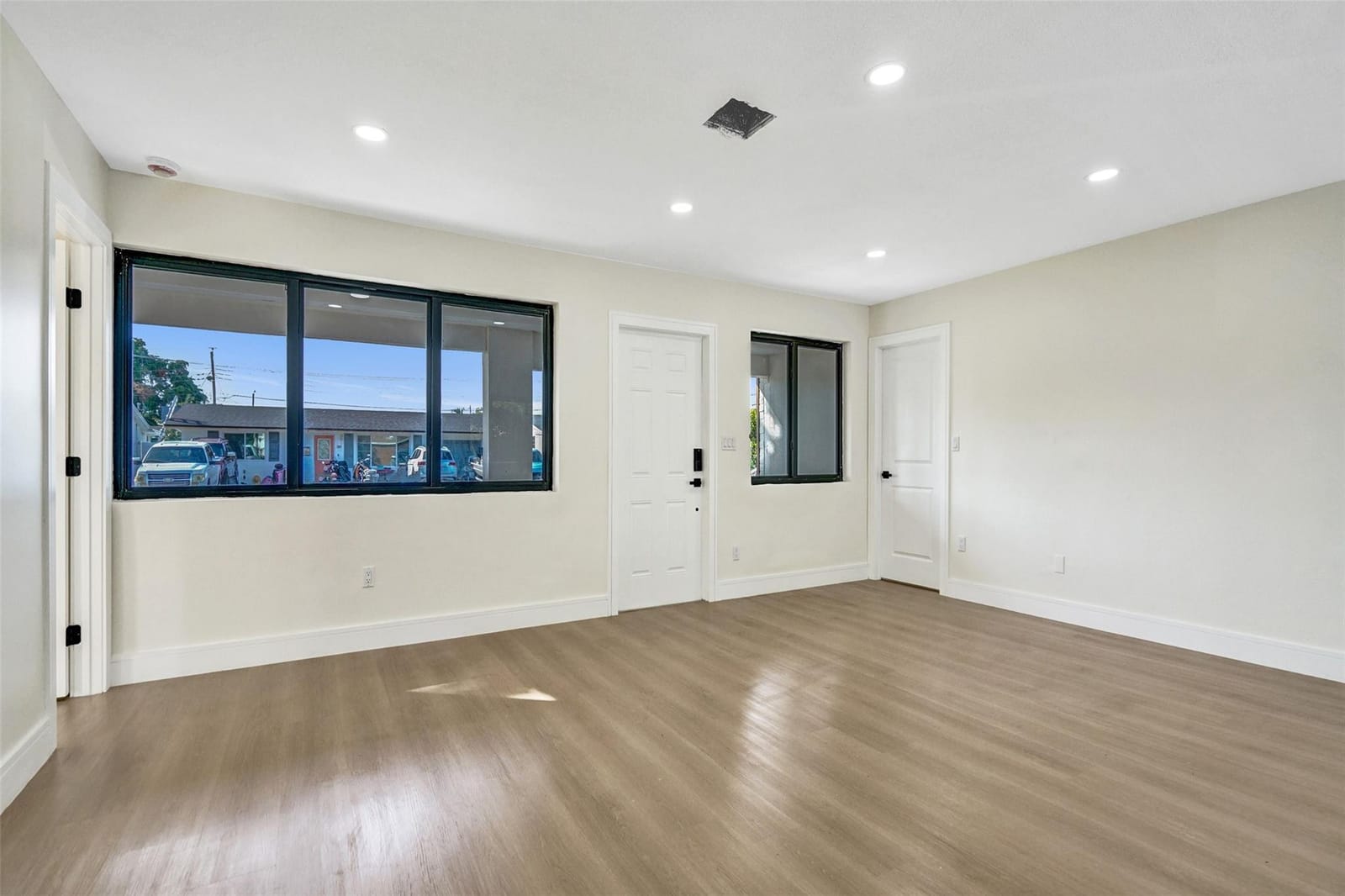 2331 Nassau Drive — photo 10