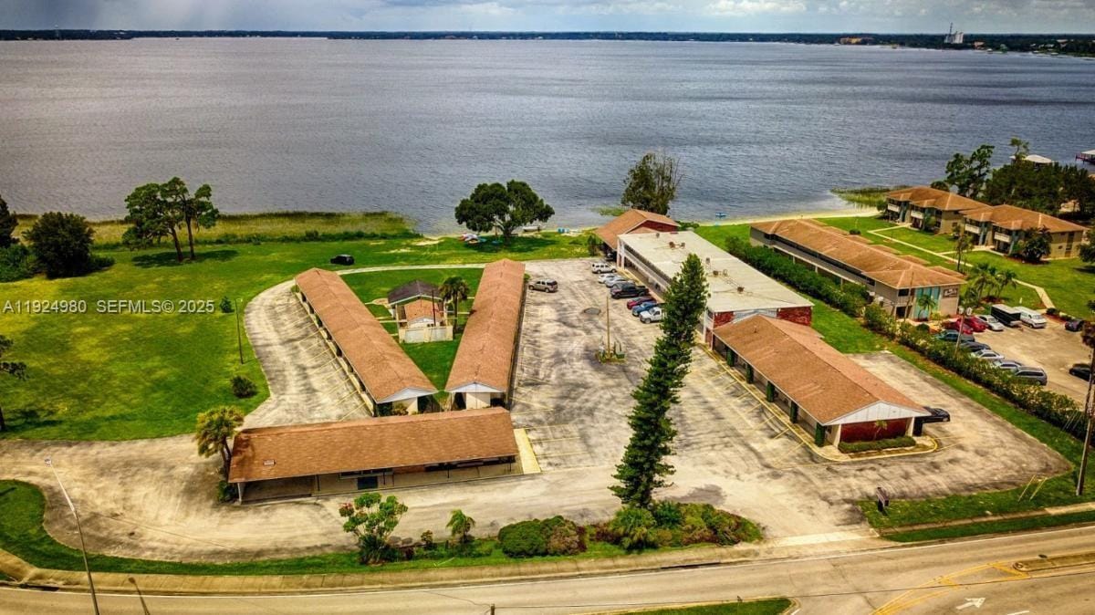 1001 Lakeview Drive, Sebring, FL 33870