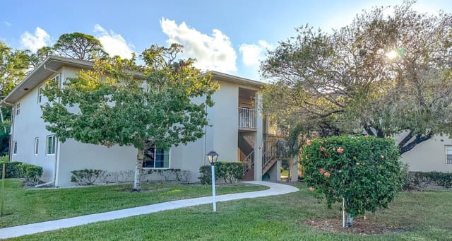 15 Lake Vista Trail 206, Port St. Lucie, FL 34952
