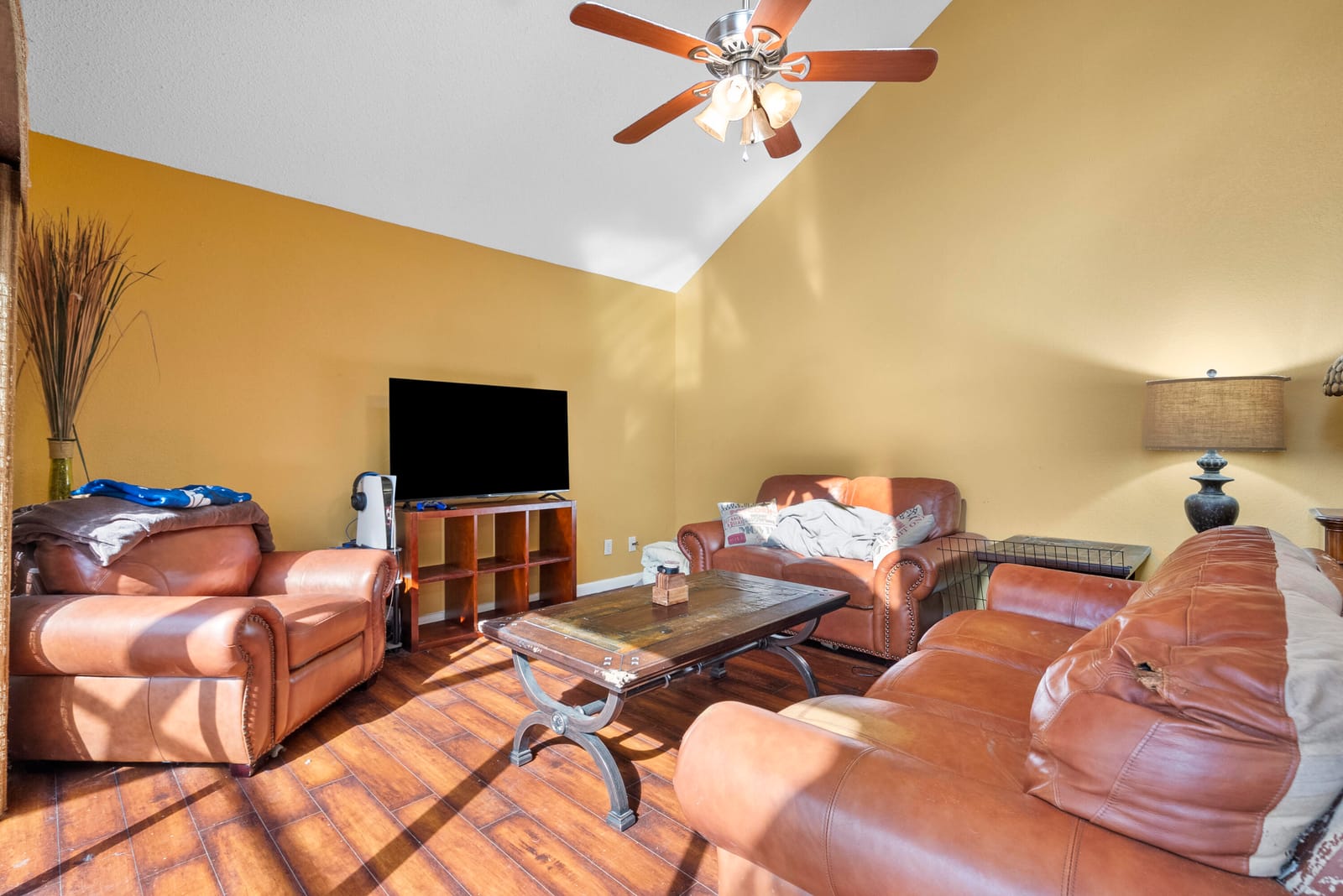 1100 SE Mitchell Avenue 101 — photo 2