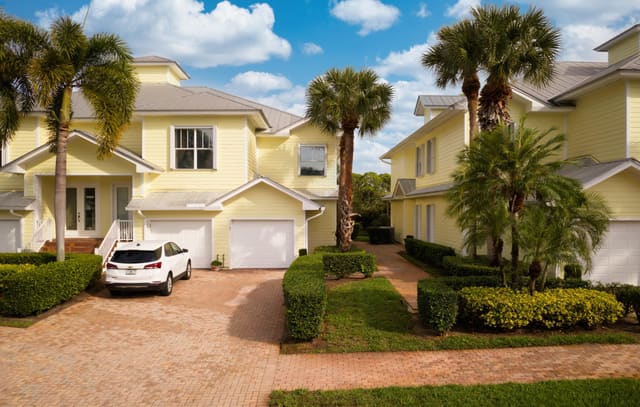 3467 SW Sawgrass Villas Drive 8-B, sold in Sawgrass Villas, Palm City, FL
