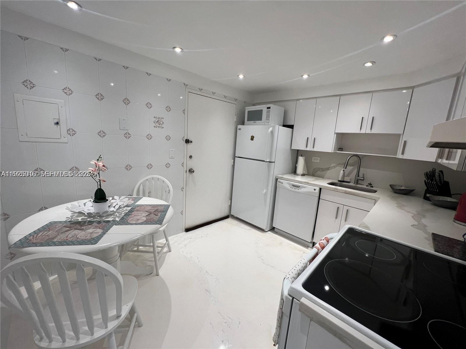 5555 Collins Avenue 7T, Miami Beach, FL 33140 photo 18