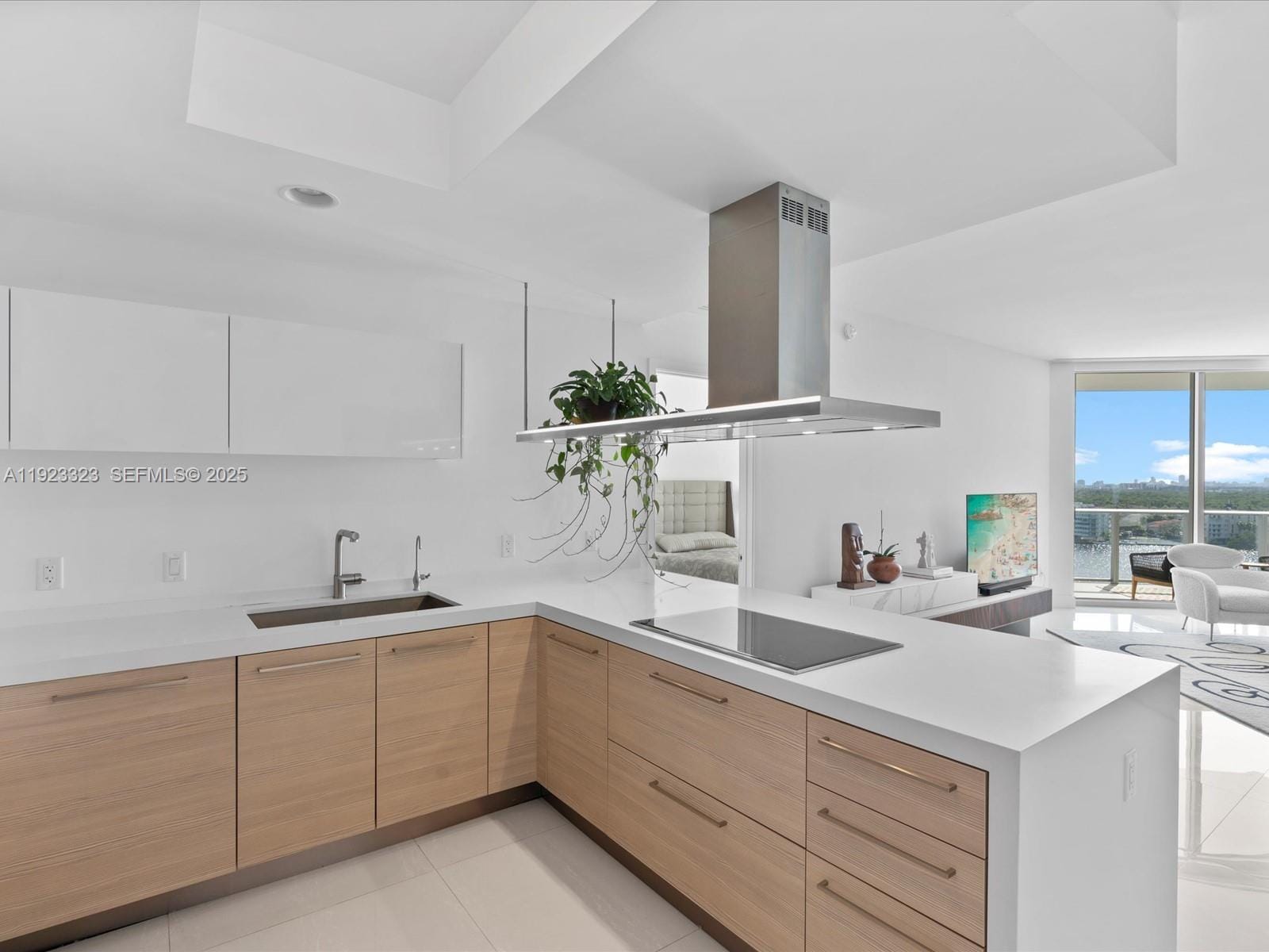 17111 Biscayne Boulevard 1104, North Miami Beach, FL 33160 photo 22