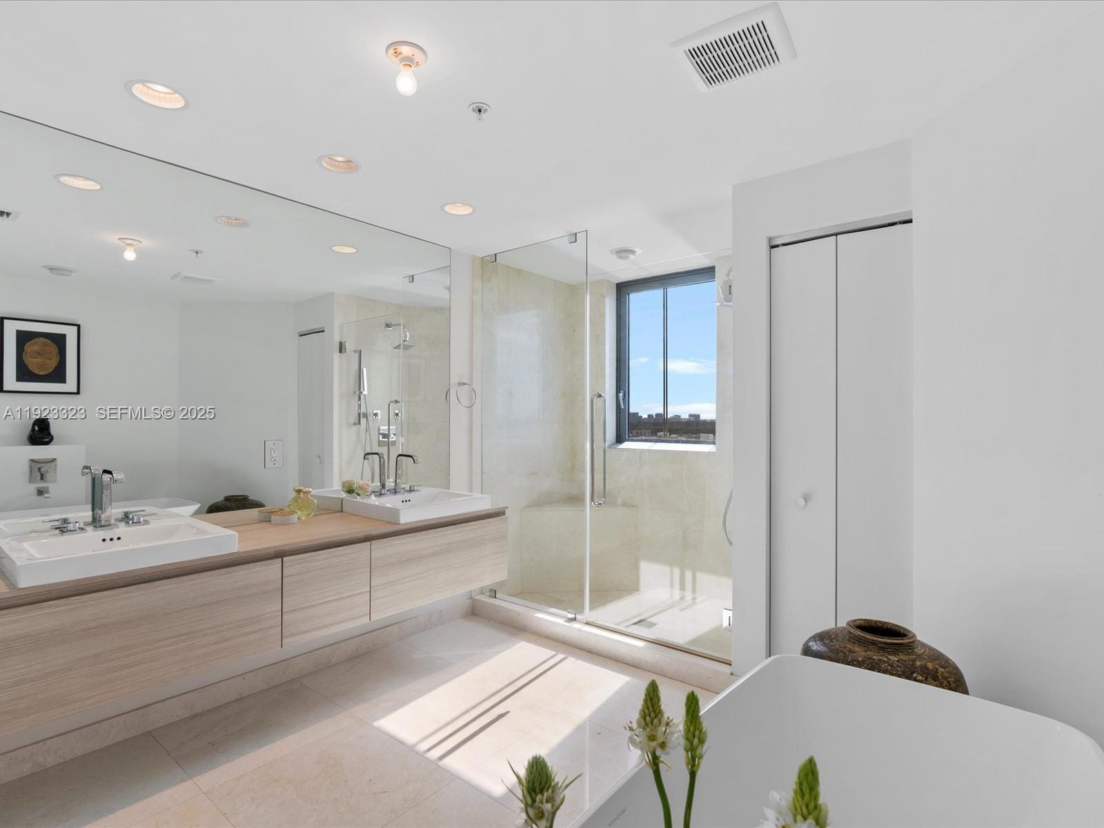 17111 Biscayne Boulevard 1104, North Miami Beach, FL 33160 photo 26