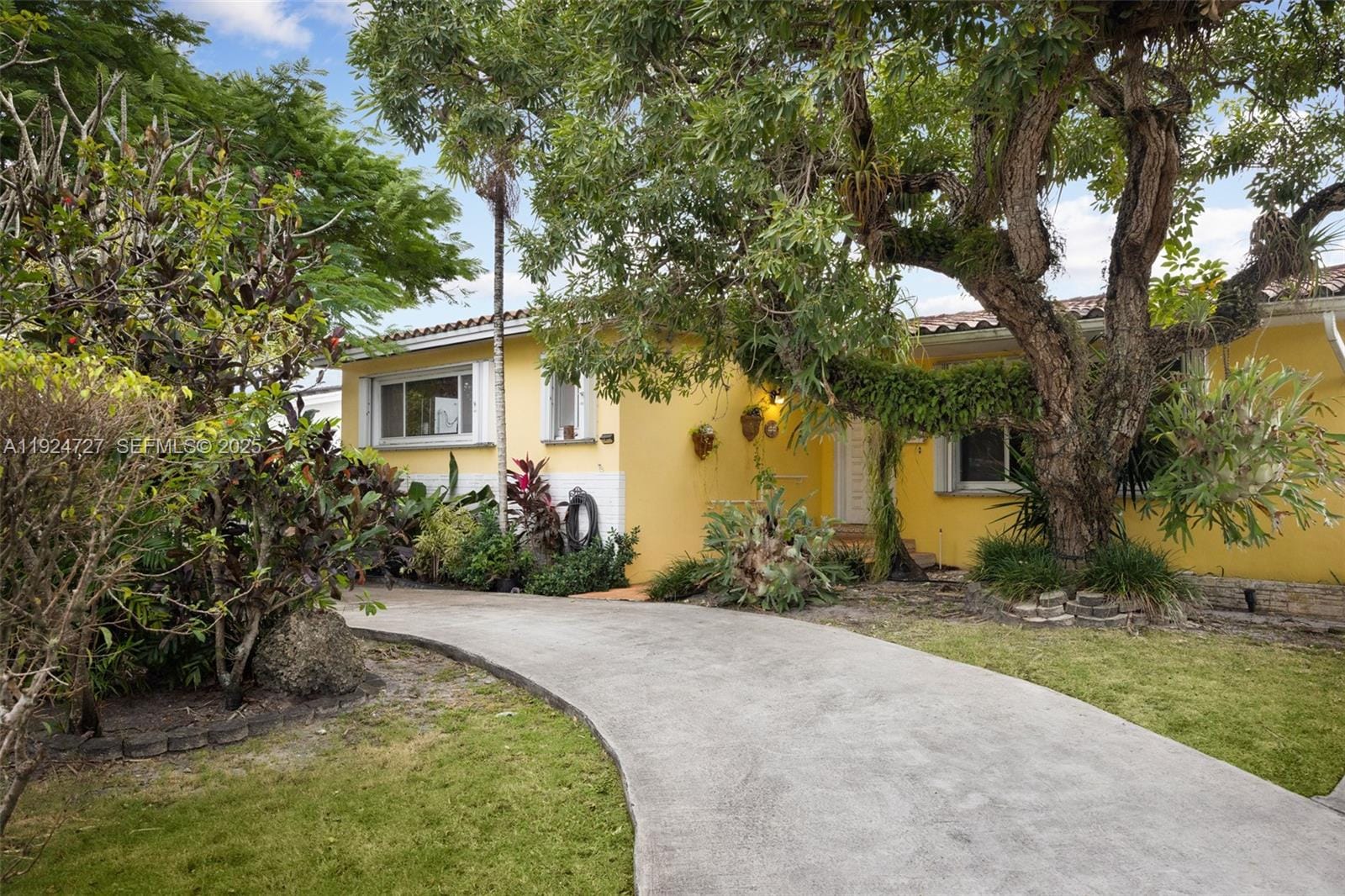 1420 SW 82nd Avenue, Miami, FL 33144