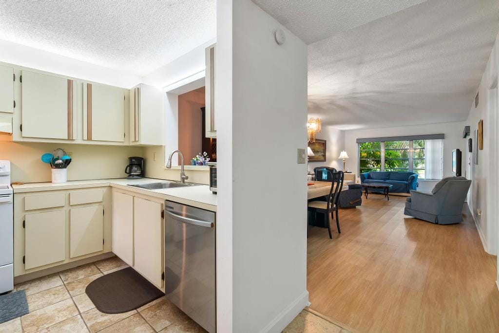 5770 Princess Palm Court B, Delray Beach, FL 33484 photo 9