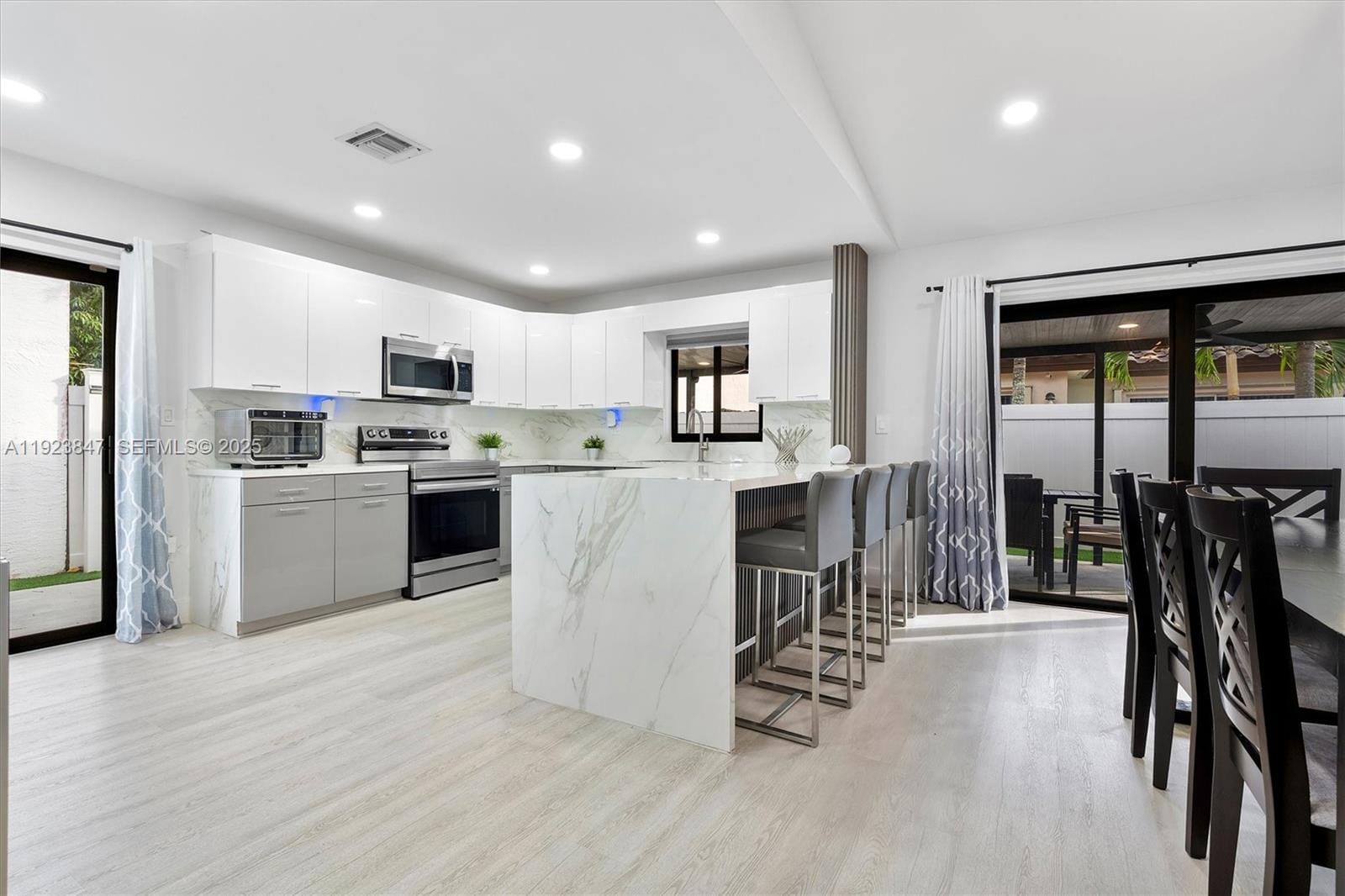 13230 NW 11th Terrace, Miami, FL 33182 photo 8