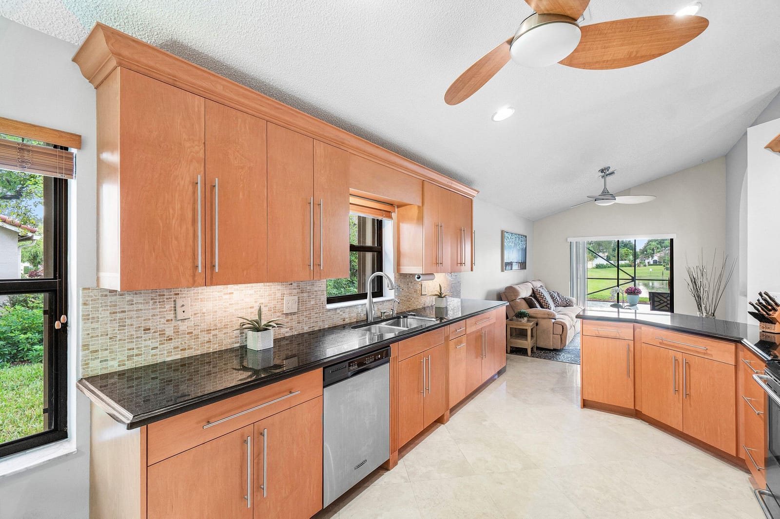 10315 Lexington Lakes Boulevard S, Boynton Beach, FL 33436 photo 13
